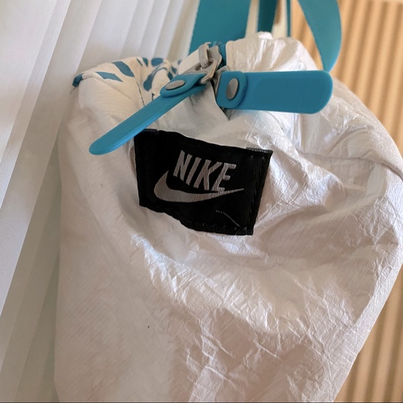 Nike bag - Picture 2 of 3